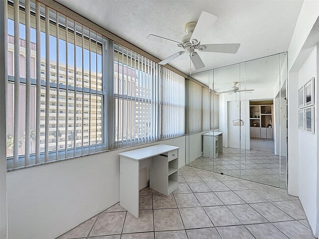 Building Photo - 4550 Cove Cir