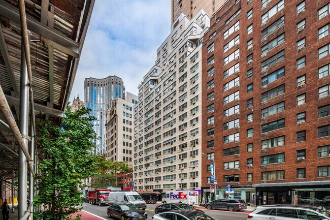 Building Photo - Gotham Towne House