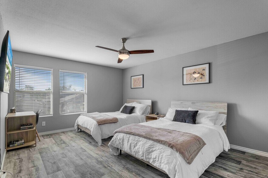 Building Photo - 2317 Birch Dr