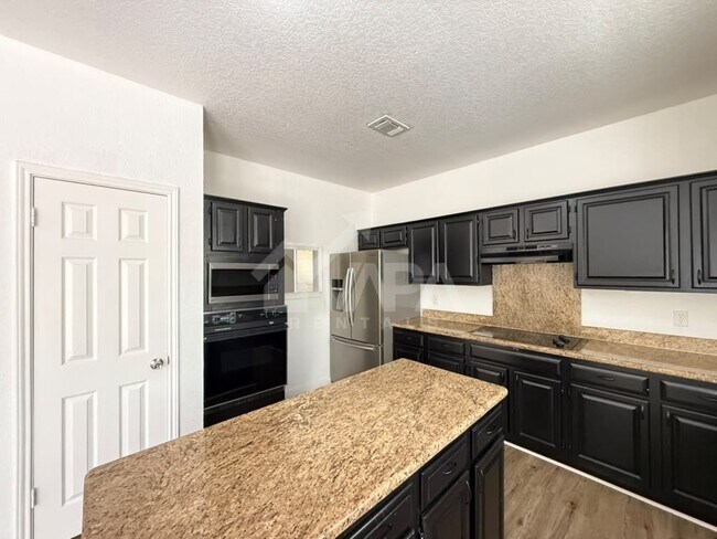Building Photo - 918 Spring Knoll