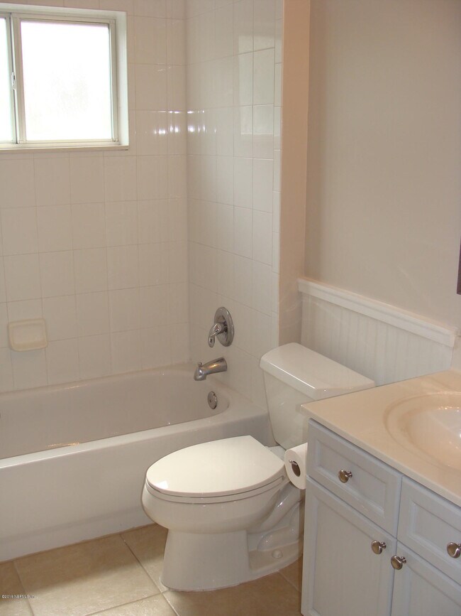 Building Photo - 2266 Cascadia Ct