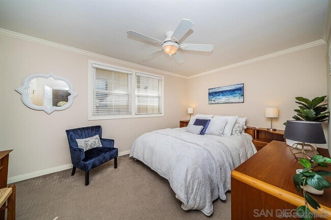 Building Photo - 215 Bonair St