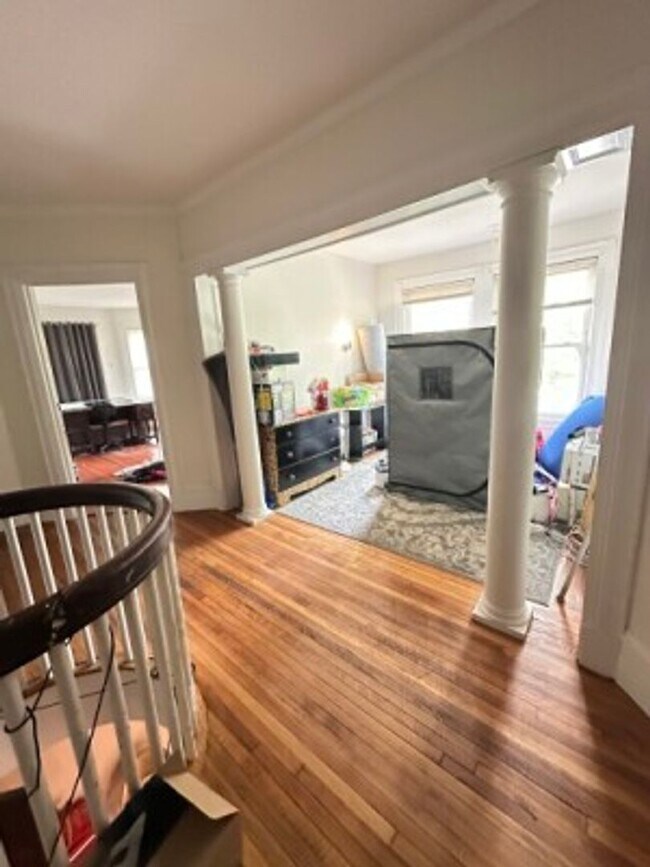 Building Photo - BC / Cleveland Circle 10 Bed/3.5 Bath House on Orkney Rd for September 2026