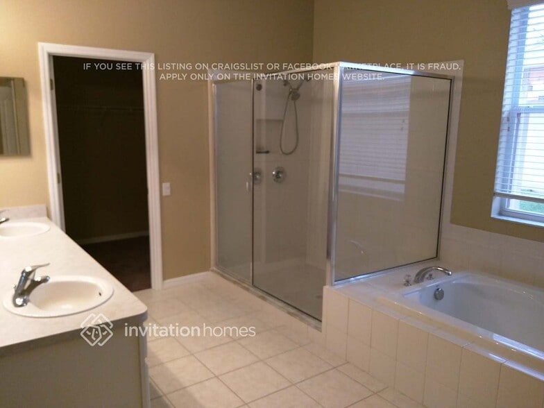 Building Photo - 14237 Beauly Cir