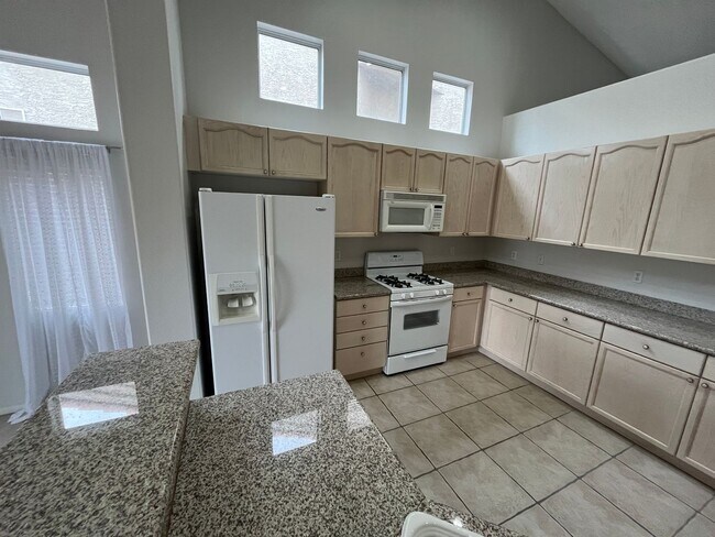 Building Photo - Lovely Gated Townhome Single Story Community.