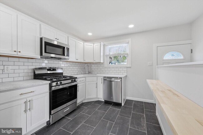 Building Photo - 107 Alders Dr