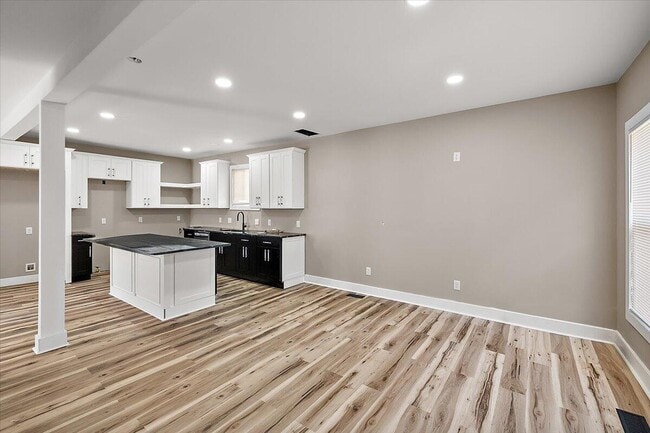 Building Photo - 3473 Townsend St