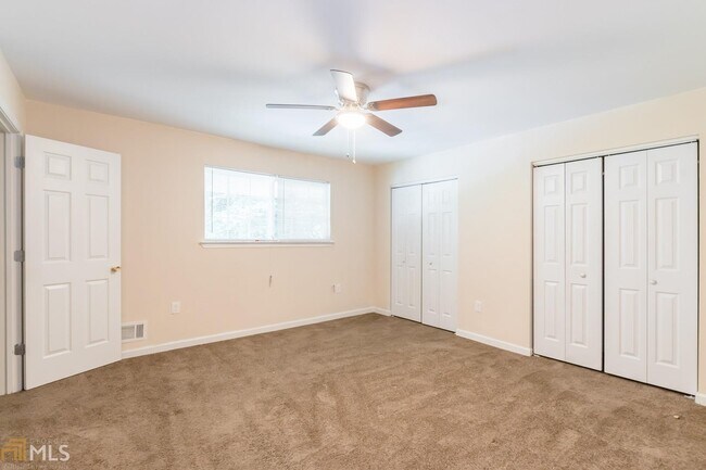 Building Photo - 990 Sexton Dr