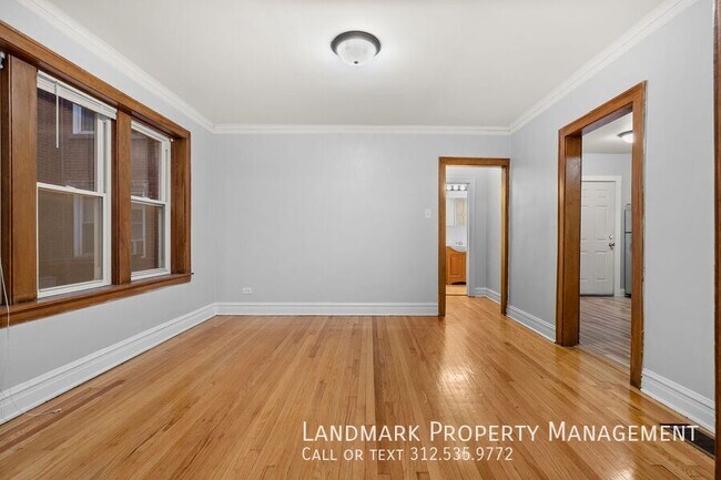 Building Photo - 4144 N Mozart St
