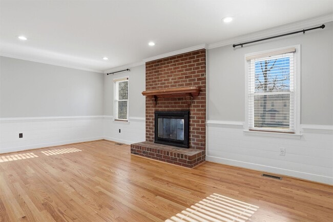 Building Photo - LOVELY 4 BEDROOM HOME IN MONACAN HILLS