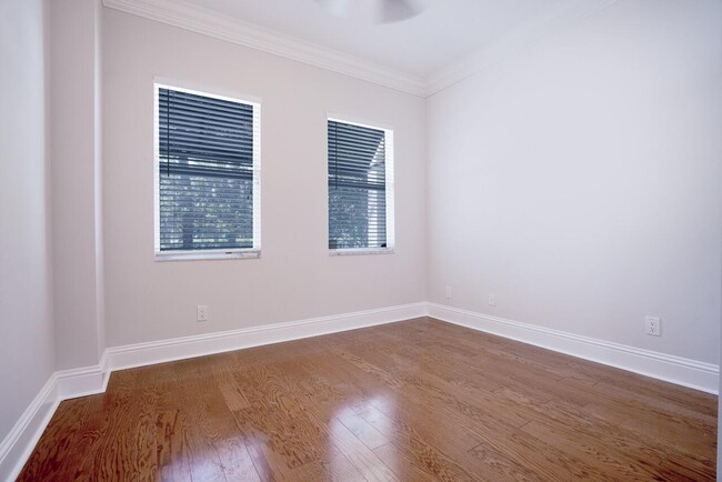 Building Photo - 214 S Latitude Cir