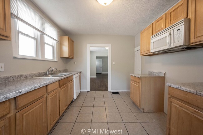 Building Photo - 1529 E Ohio St