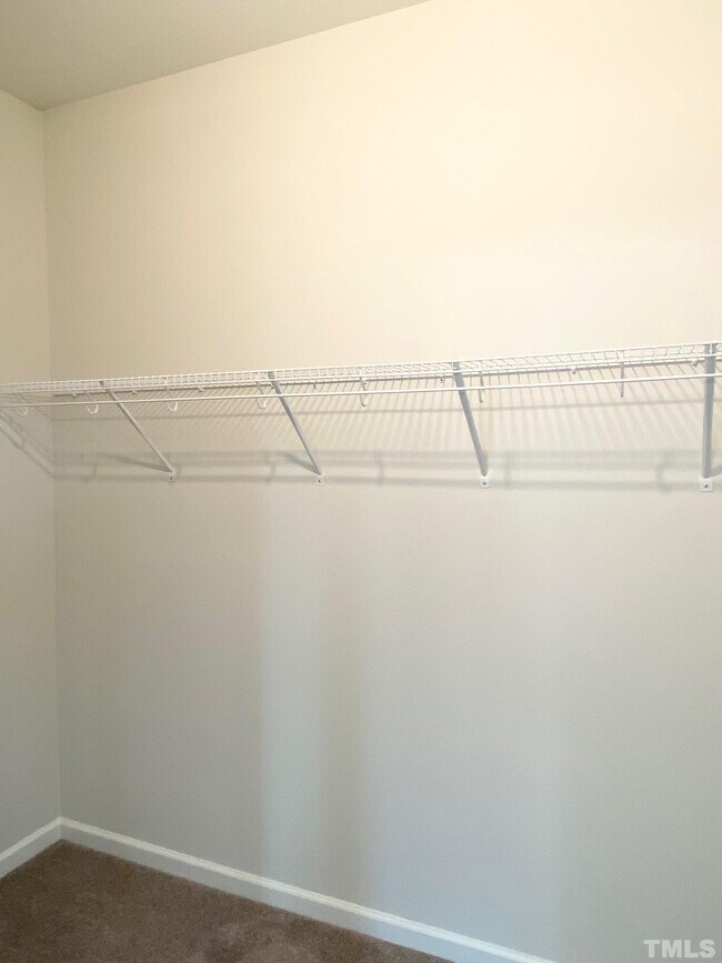 Building Photo - 1046 Commack Dr