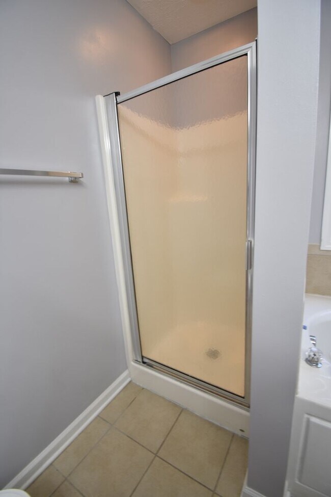 Building Photo - 4 Bedroom 2 Bathroom Coming Soon In Stonewall