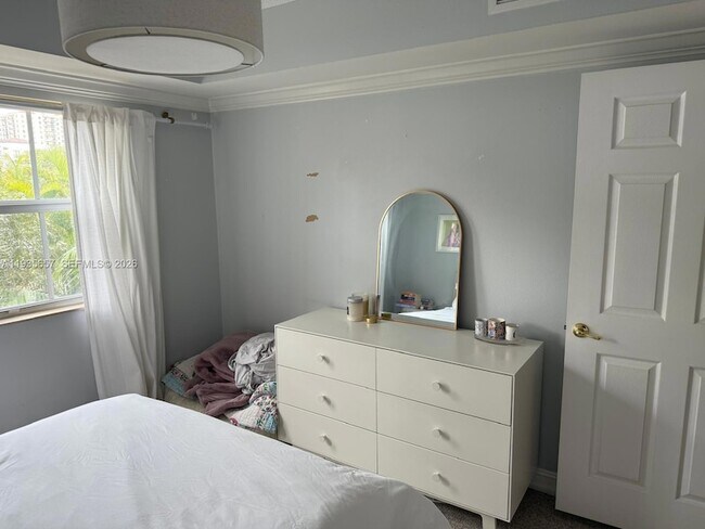 Building Photo - 101 Sidonia Ave