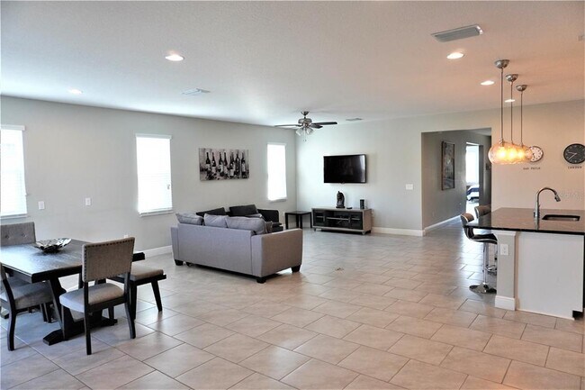 Building Photo - 1315 Yorkshire Ct