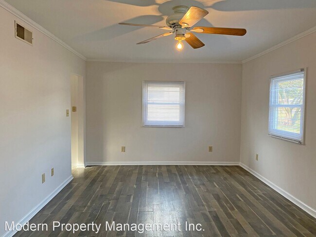 Building Photo - 3 br, 1 bath House - 1006 Marcellus Drive