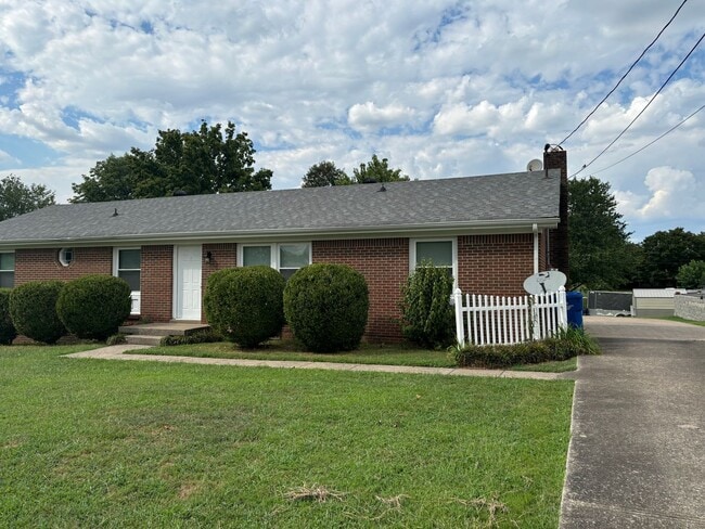 Building Photo - 927 Kenwood Dr