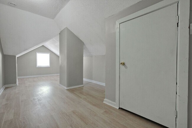 Building Photo - Updated 4-bedroom, 2-bathroom house!