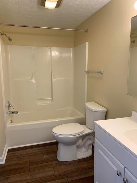Building Photo - 1050 Valley View #26