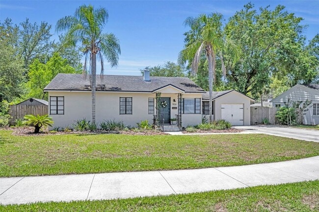 Building Photo - 906 Camellia Ave