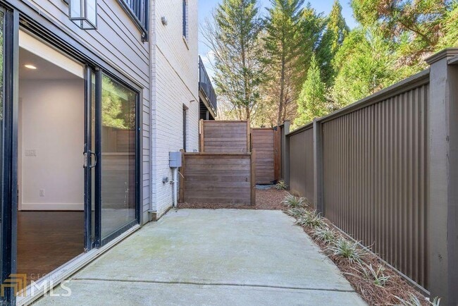Building Photo - 906 Lenox Blvd