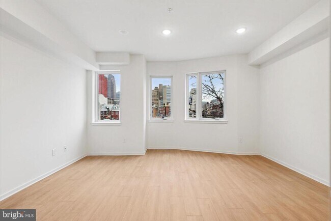 Building Photo - 245 N 12th St