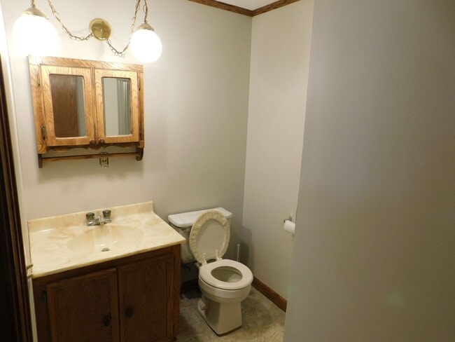 Building Photo - Stunning 5 Bedroom 3 Bathroom home!