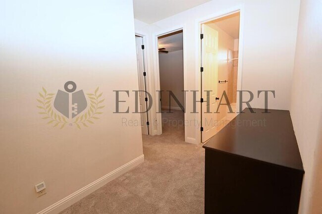 Building Photo - 11348 N Via Ventana Way