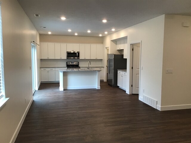 Building Photo - 2409 E Wild Horse Way