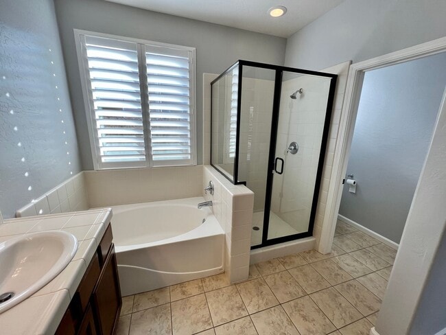 Building Photo - Gated AVALON--