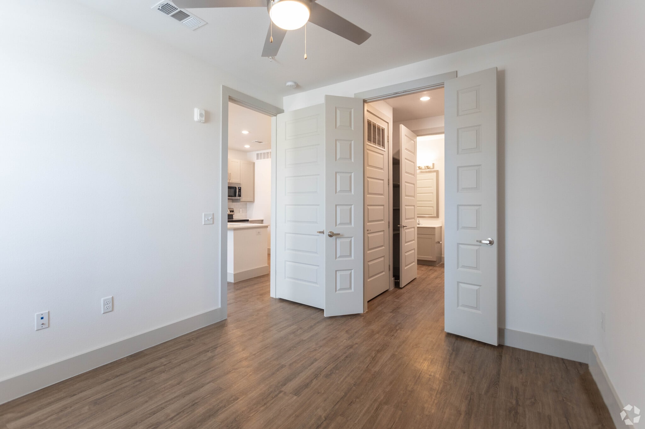 1BR, 1BA - 603 SF - The Drake