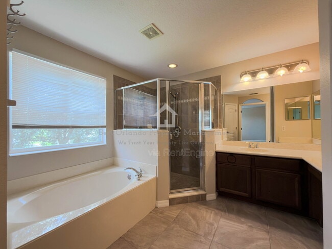 Building Photo - 5109 Legacy Oaks Dr