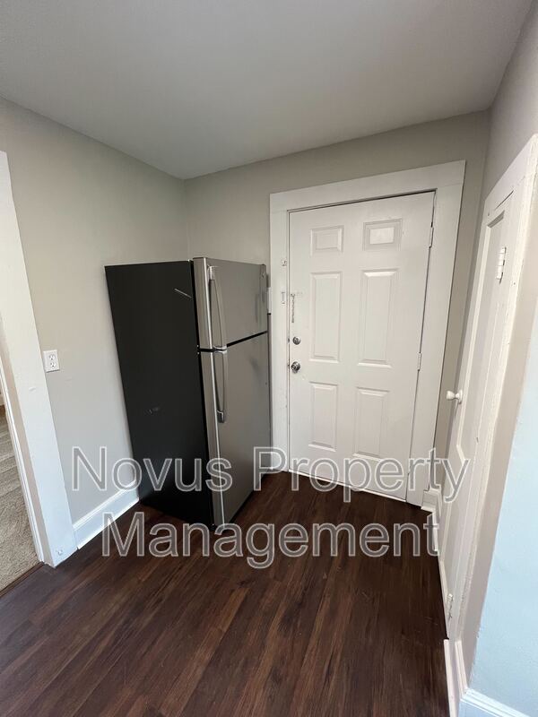 Building Photo - 304 Cedar St