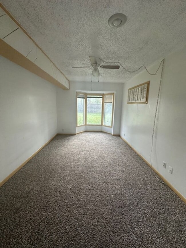 Building Photo - 1102 Blair - Unit B