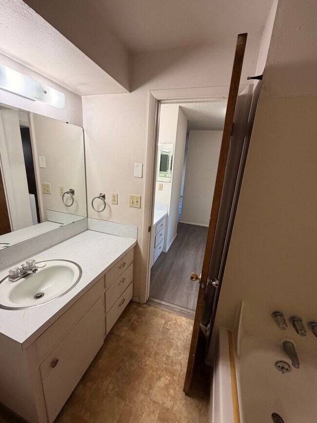 Building Photo - Potter Drive