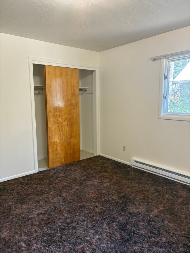Building Photo - 3029 River Bend Dr