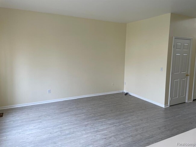 Building Photo - 38463 Saratoga Cir