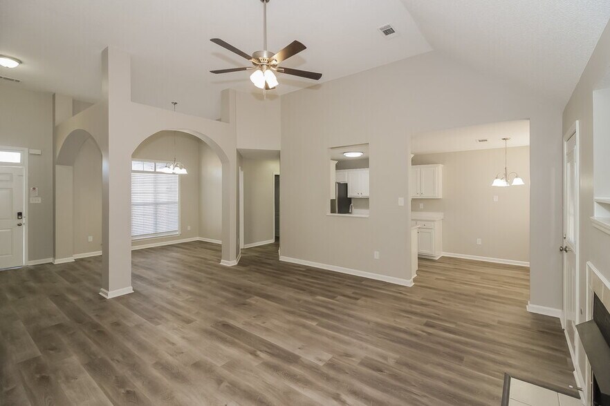 Building Photo - 200 Cameron Dr