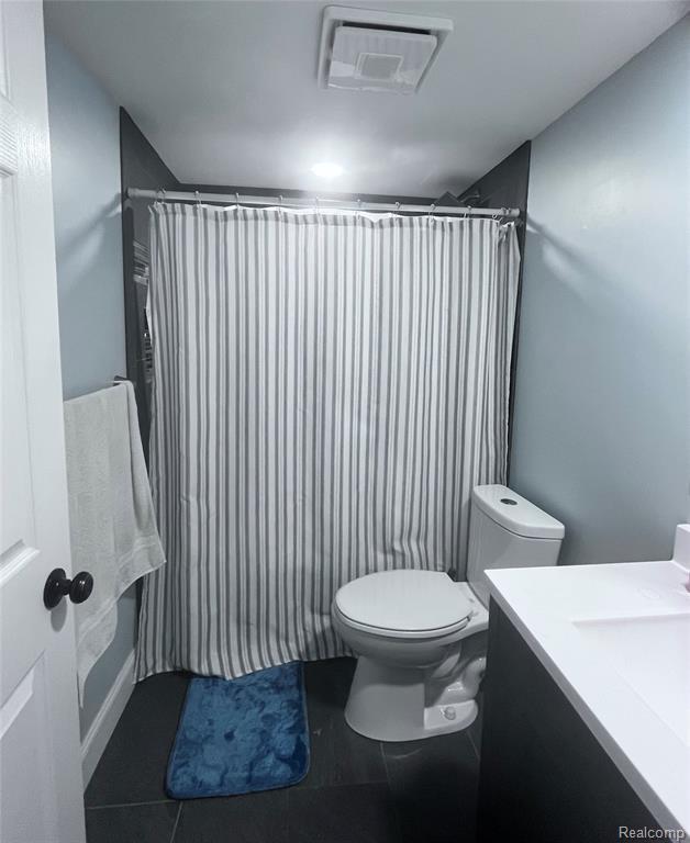 Building Photo - 3066 Greenlawn Ave