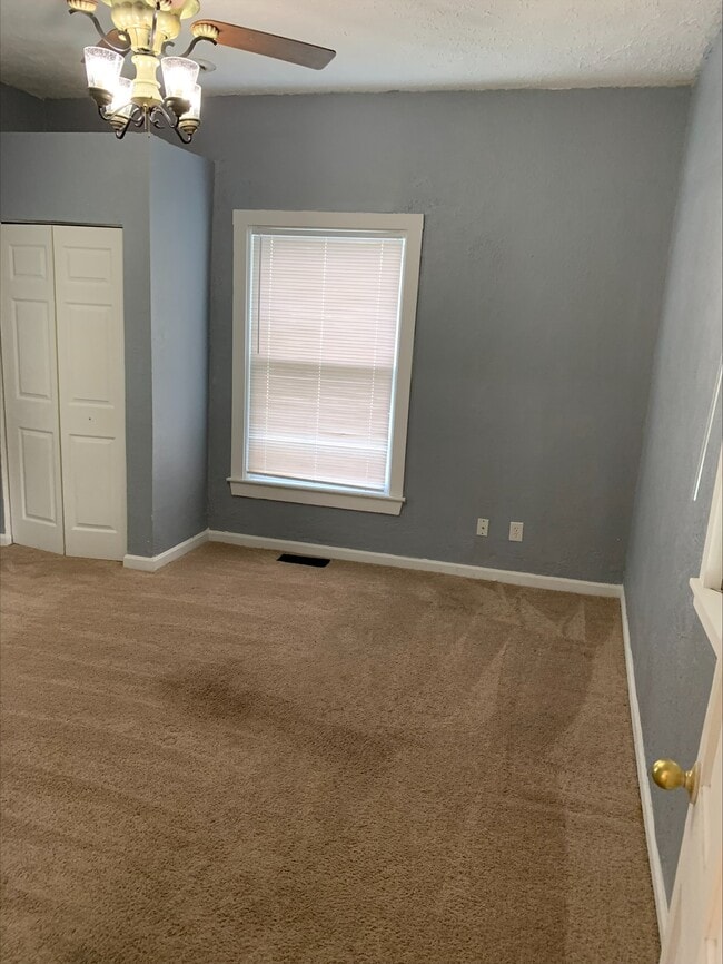 Building Photo - 1526 E 36th St