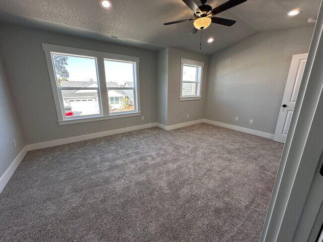 Building Photo - 176