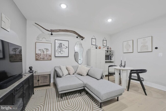 Building Photo - 1144 Owen Pl NE