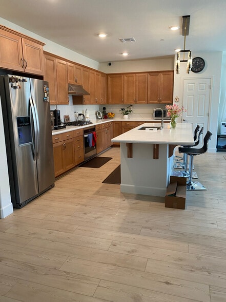 Building Photo - 5700 Knight Rd