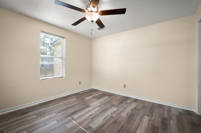 Building Photo - 12716 Gillespie Ave