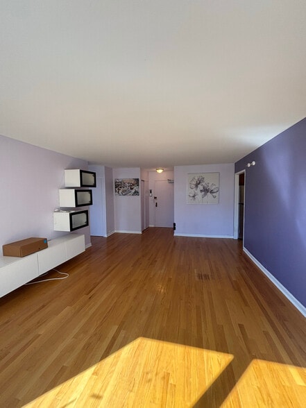 Building Photo - 3550 N Lake Shore Dr