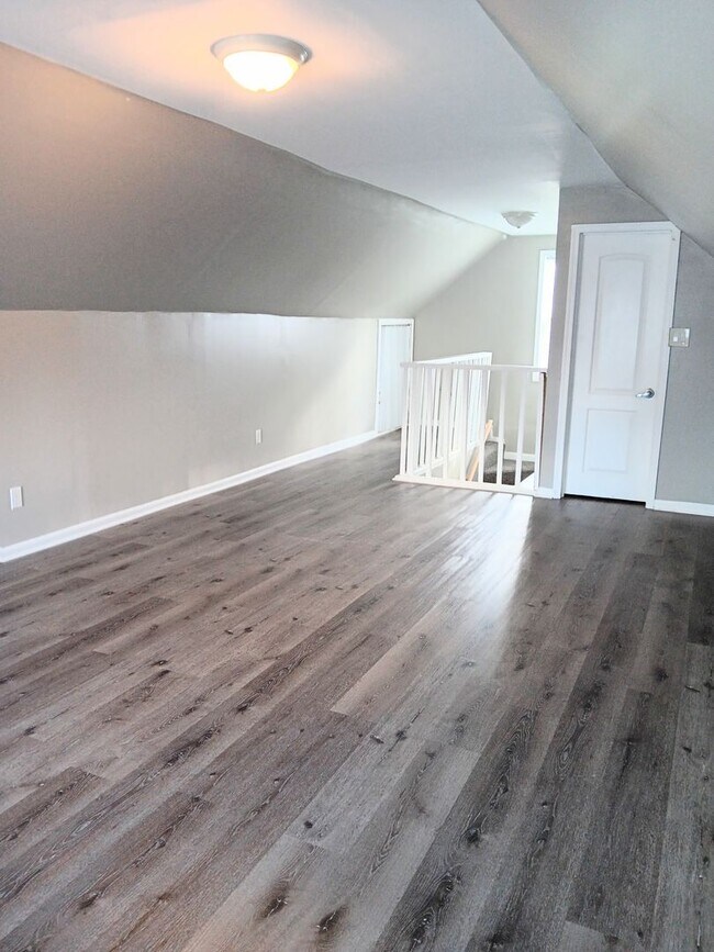 Building Photo - Your Next Home Is Waiting!