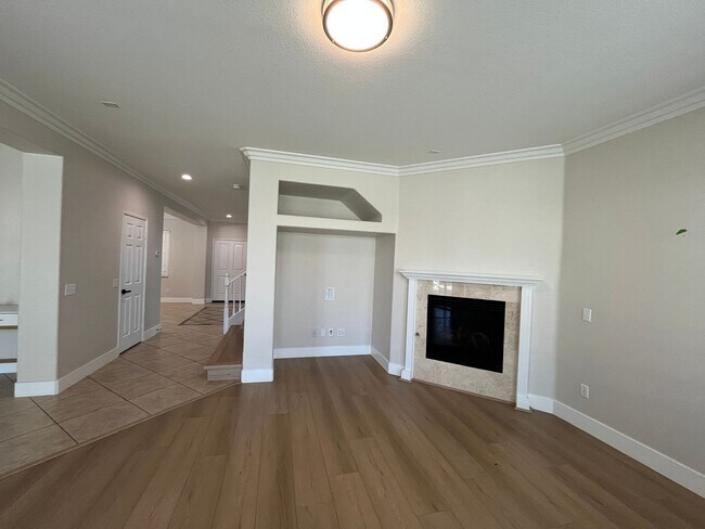 Building Photo - Spacious 5 Bedroom/3 Bath Home in Eastvale.