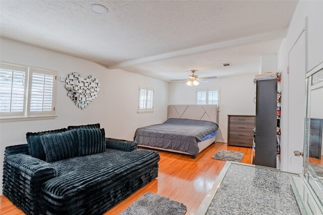 Building Photo - 11407 Iberia Dr