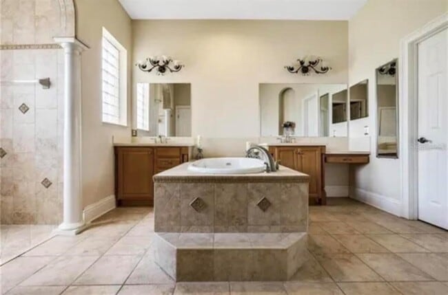 Building Photo - 2120 Bunker View Ct